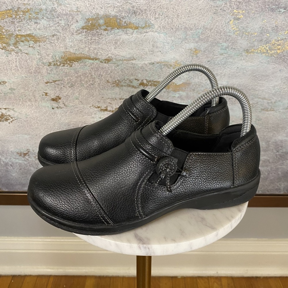 Clarks Collection Shoes Womens Size 7.5 Black Leather Slip On Comfort Walking